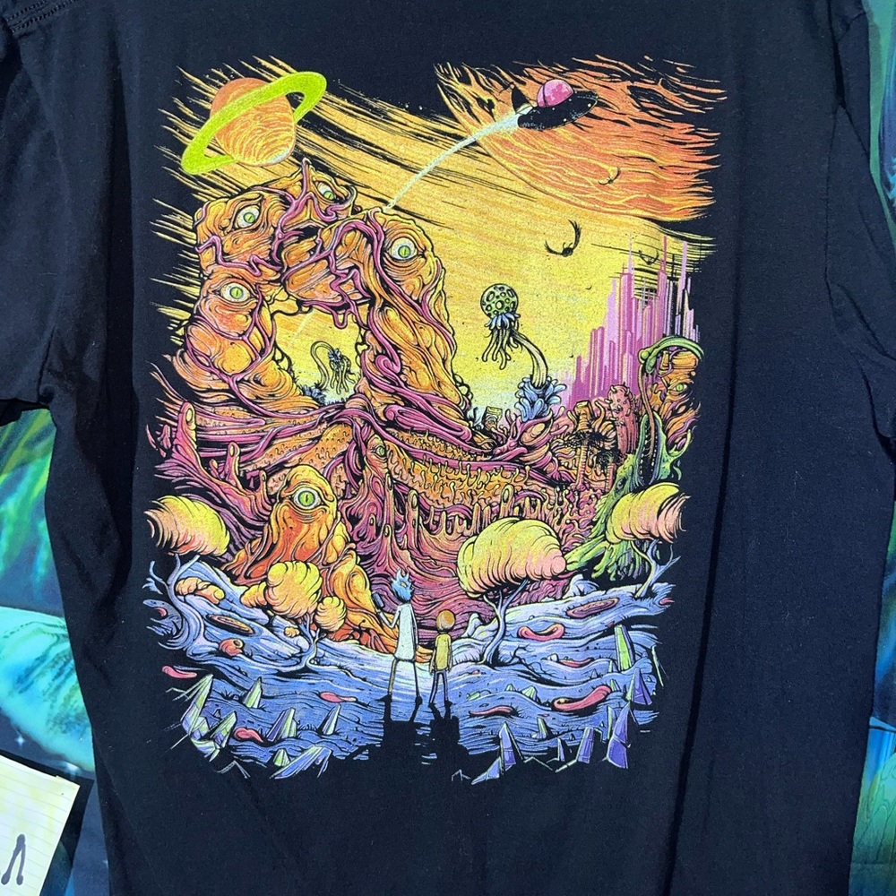 Mens Lg Rick and Morty shirt great condition